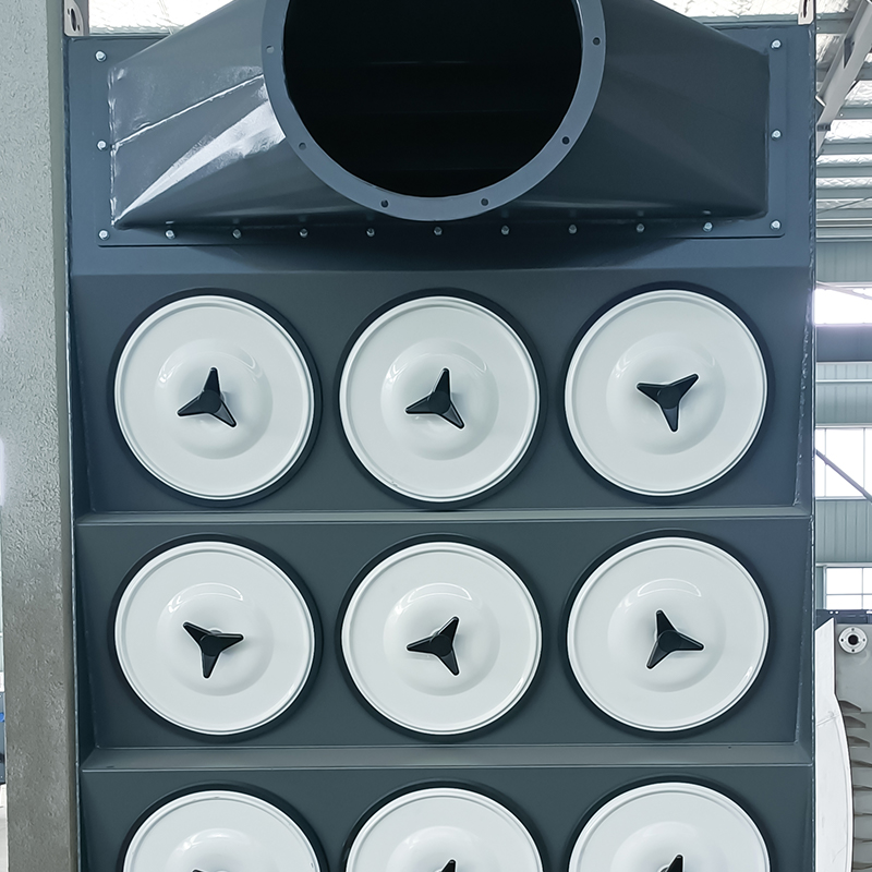 Cartridge dust collector